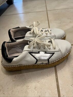 Steve Madden White Leather Sneakers with Silver Star Accent